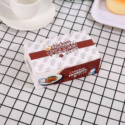 アイボリーにBorad反オイルBOPPのSealableフライド チキン箱のニスをかけること