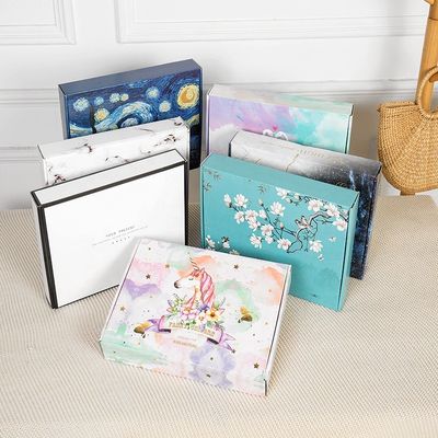 1.5mmは段ボール紙の個人化された衣類箱250gsmのアート ペーパーを