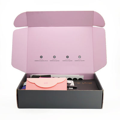 折るエンボス加工 Pantone CMYKのギフトのカートンはWoodfreeのペーパーを囲む