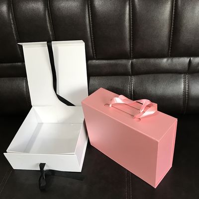 誕生日のリボンが付いている磁気折りたたみCMYK PMSの折りたたみギフト用の箱